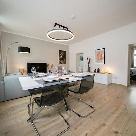 Favorite Stays - Suite And More - Kitchen Нойс Екстер'єр фото